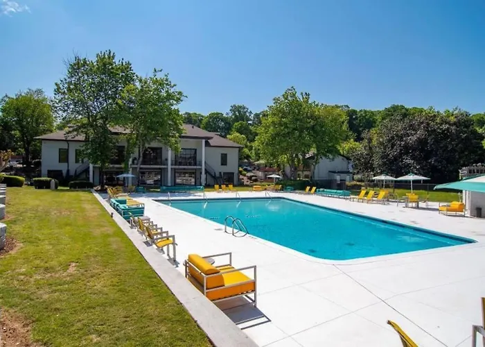 Luxury Midtown Oasis Near Atlantic Station Free Onsite Parking!